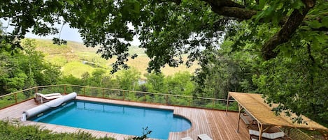 pool deck with Dordogne river