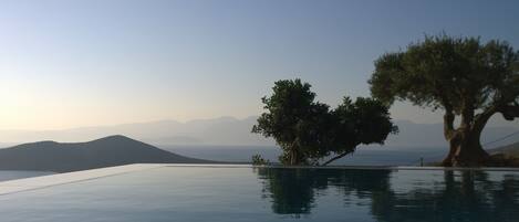 Panoramic view of Mirabello bay from the overflow swimming pool of the villa