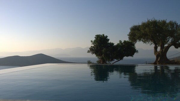 Panoramic view of Mirabello bay from the overflow swimming pool of the villa