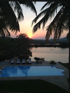 The Estuary Villa with a Private Pool , Candolim 