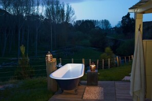 Outdoor bath