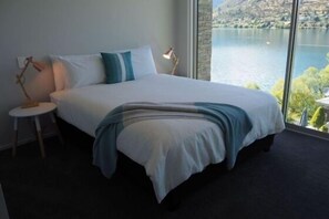 1st bedroom with Queen bed and ensuite