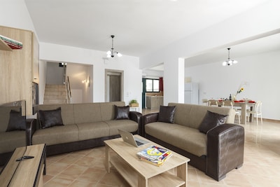 6 guest accommodation Villa in Archangelos