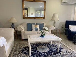  Comfortable lounge area.