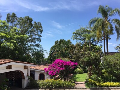 ¡Hermosos alquileres de vacaciones en Sunny Cuernavaca, México-Familia y mascotas!