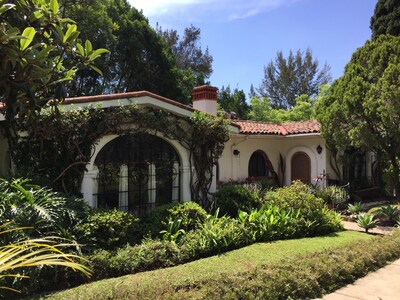 ¡Hermosos alquileres de vacaciones en Sunny Cuernavaca, México-Familia y mascotas!