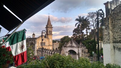 ¡Hermosos alquileres de vacaciones en Sunny Cuernavaca, México-Familia y mascotas!