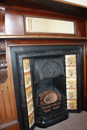 Original fireplaces - decorative only