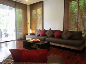 Living Room with Sliding Doors To Terrace 