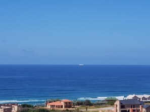 View of the waves and the Indian ocean