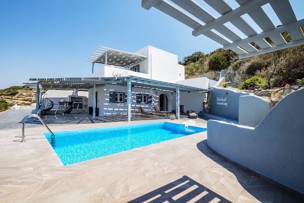 Private pool