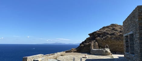 Infinity pool and endless Aegean view!