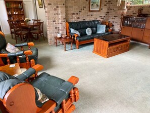 Large spacious lounge and dining room, provides ample room for relaxing 