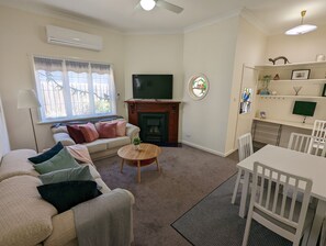 Plenty of space in the living / dining area