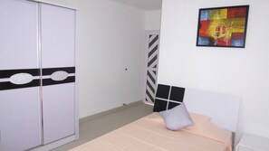 Single Room can be used by 2 persons 