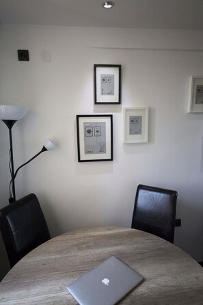 The table can also be utilized as a work desk.