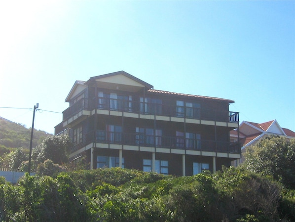 Front view of Janzelle seaview