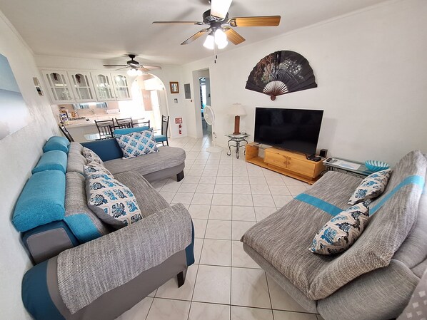Living area - wide angle view 