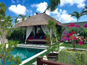 Relaxing Villa on the Hill of Nusa Dua