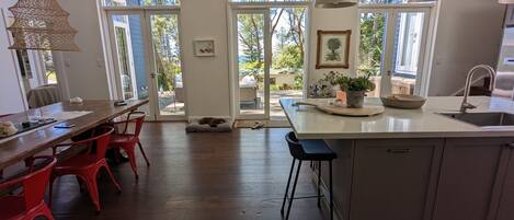 Kitchen dining area