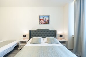High quality Queen Bed