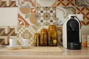 Kaffee und/oder Kaffeemaschine