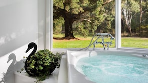 Indoor spa tub