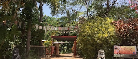 Karuna Cottage driveway entrance