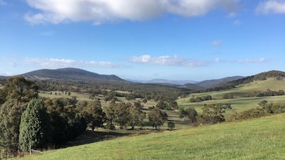 Centrally located between Bathurst, Lithgow and Oberon
