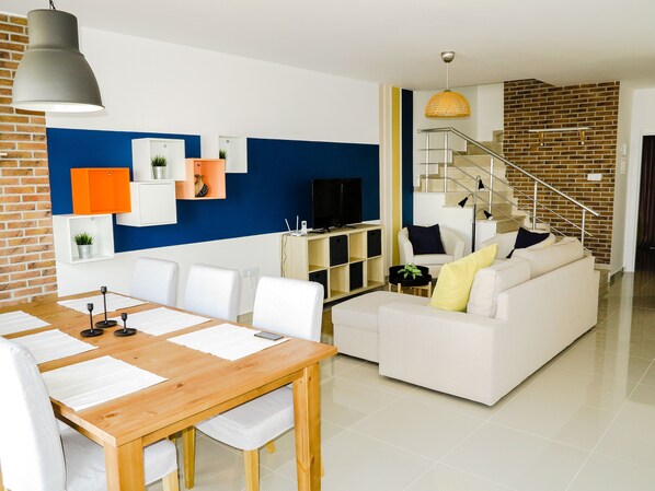 Spacious living room