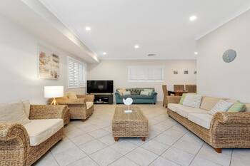 PRIMROSE SANDS | Accom Holidays