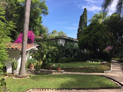 Villa Las Palmas Perfecto para parejas, familias pequeñas, mascotas-Excelente ubicación