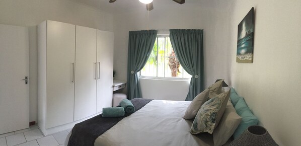 Main Bedroom with Queen size bed and en-suite bathroom