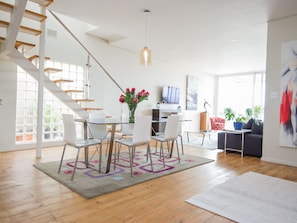 Dining area / Lounge