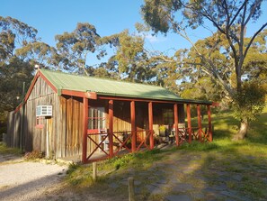 A secluded, rustic cottage for those wanting a country escape!