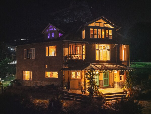 A Dream Stay in the Lap of the Dhauladhar