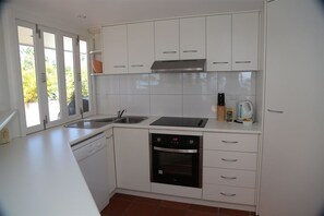 Beaches No 6 - Kitchen