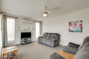 lounge room 