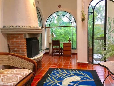 Villa Escondida Privada para parejas, con jardines bien cuidados, piscina, Cabaña y barbacoa. 