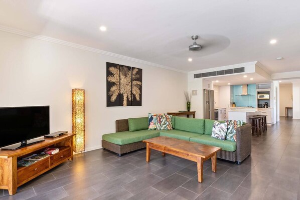 Kick back on the wicker lounge with a spot of TV in air-conditioned comfort.