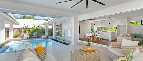 Indoor outdoor living at its best!