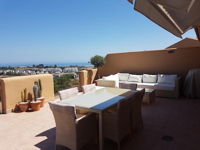 Penthouse with magnificent view and 2 swimming pools at the Costa Del Sol