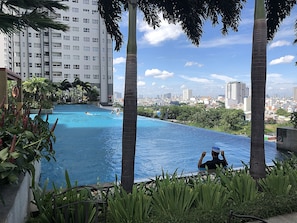 Amazing Swimming PooL