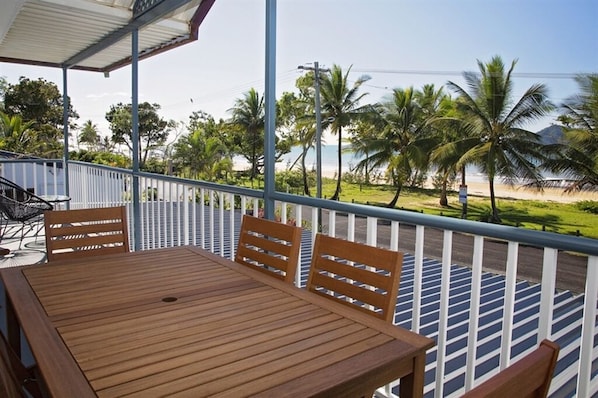 Apollo Jewel No 5 - South Mission Beach - Patio views