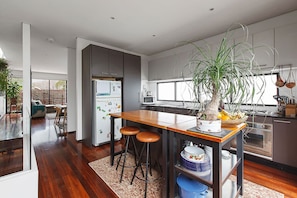 Kitchen to dining / lounge
