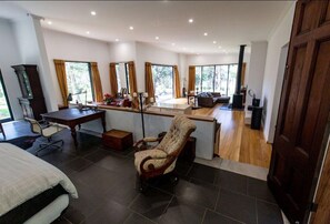 Those huge Victorian bifolds! That spectacular “Penthouse” feel! Spaciousness! 