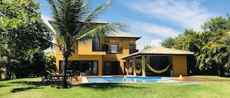 ÁREA EXTERNA - JARDIM / PISCINA / ESPAÇO GOURMET