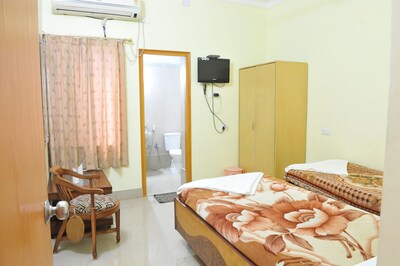 HOTEL KANAKO INTERNATIONAL BODHGAYA 