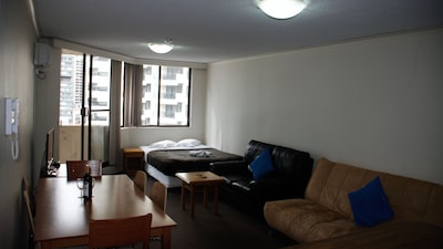 Kent Large 2 Bedroom Apartment with Balcony