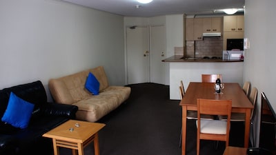 Kent Large 2 Bedroom Apartment with Balcony